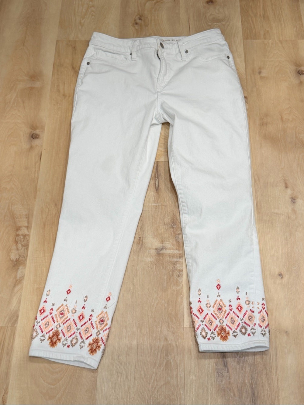 Chico’s White Women's Embroidered Crop Jeans - Size 6